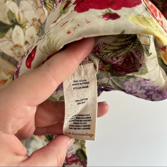 NEW Soft Surroundings Silk Blend Botanical Floral Blouse Size Small MSRP $89 - Picture 4 of 6